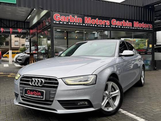 AUDI A4 1.8 TFSI ATTRACTION GASOLINA 4P MULTITRONIC AUDI A4 1.8 TFSI ATTRACTION GASOLINA 4P MULTITRONIC